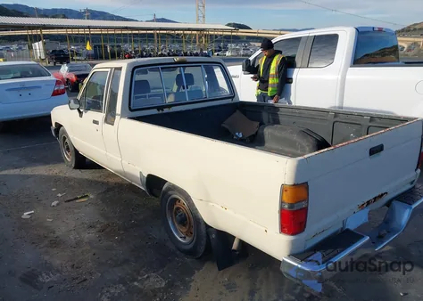 1984 Toyota Pickup Xtracab Rn56 Dlx из США, поврежденный, VIN JT4RN56D6E5014933